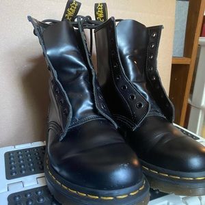 Dr Martens 1460 Lace Up Boots (“the Original”)